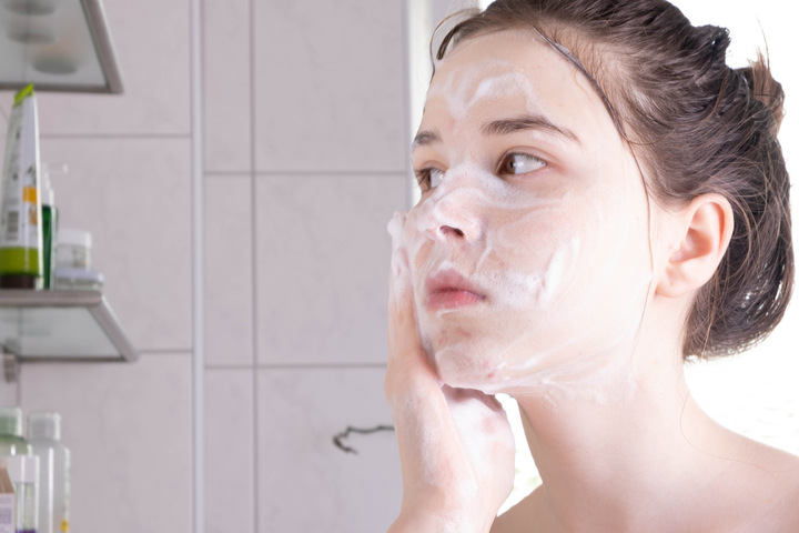 rua-mat-qua-nhieu-lan-trong-ngay